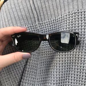 Used rayban sunglasses women’s wayfarer